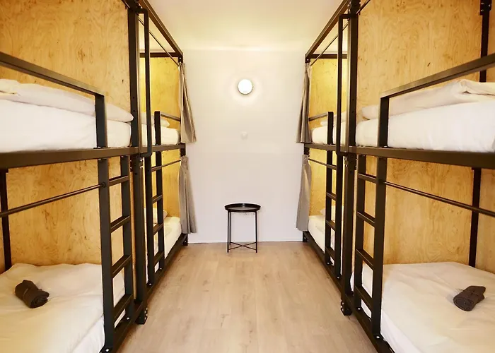 Unique Contactless Self Check-In Hostel Schöndorf