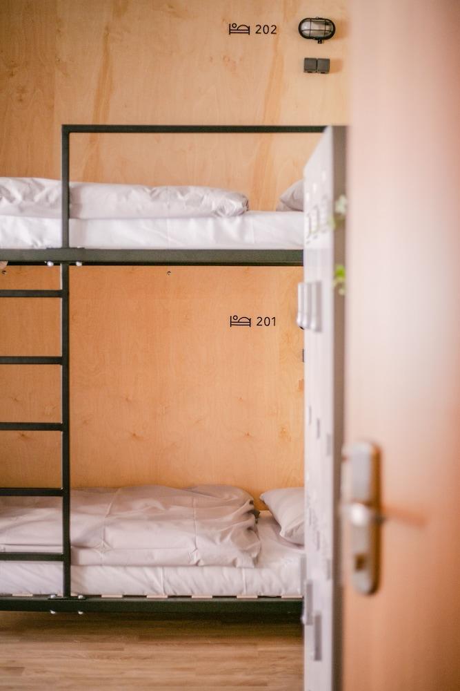 Schoendorf - Virtual Reception Hostel Pressburg