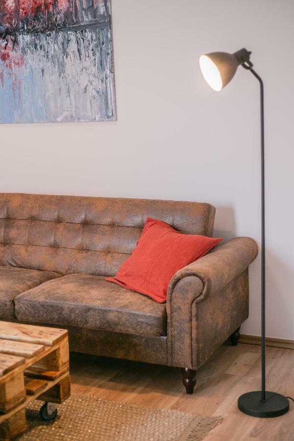 Schoendorf - Virtual Reception Hostel Pressburg